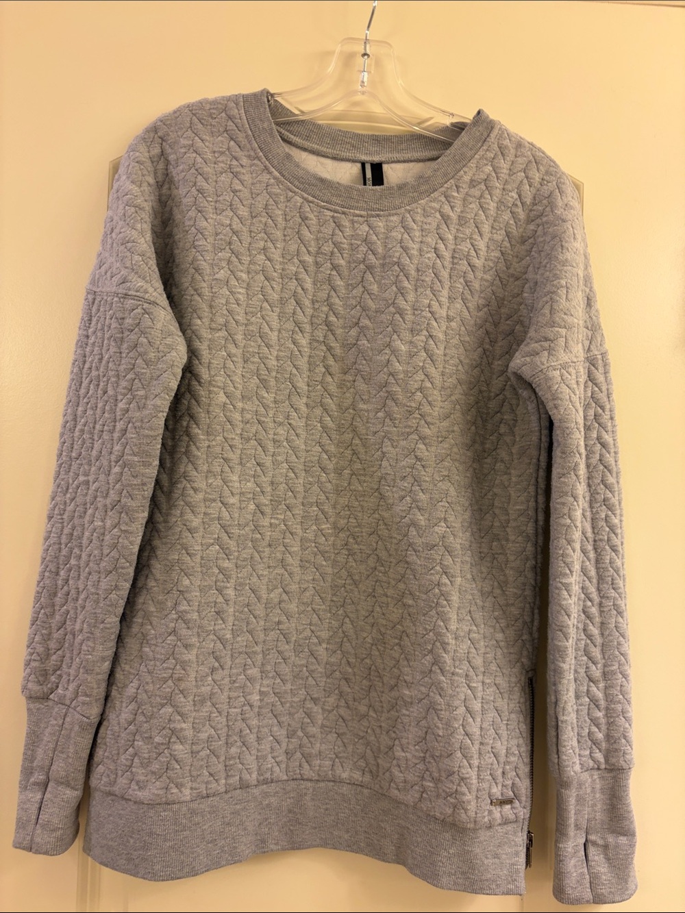 Mondetta Quilted Crewneck Sweater in Light Gray